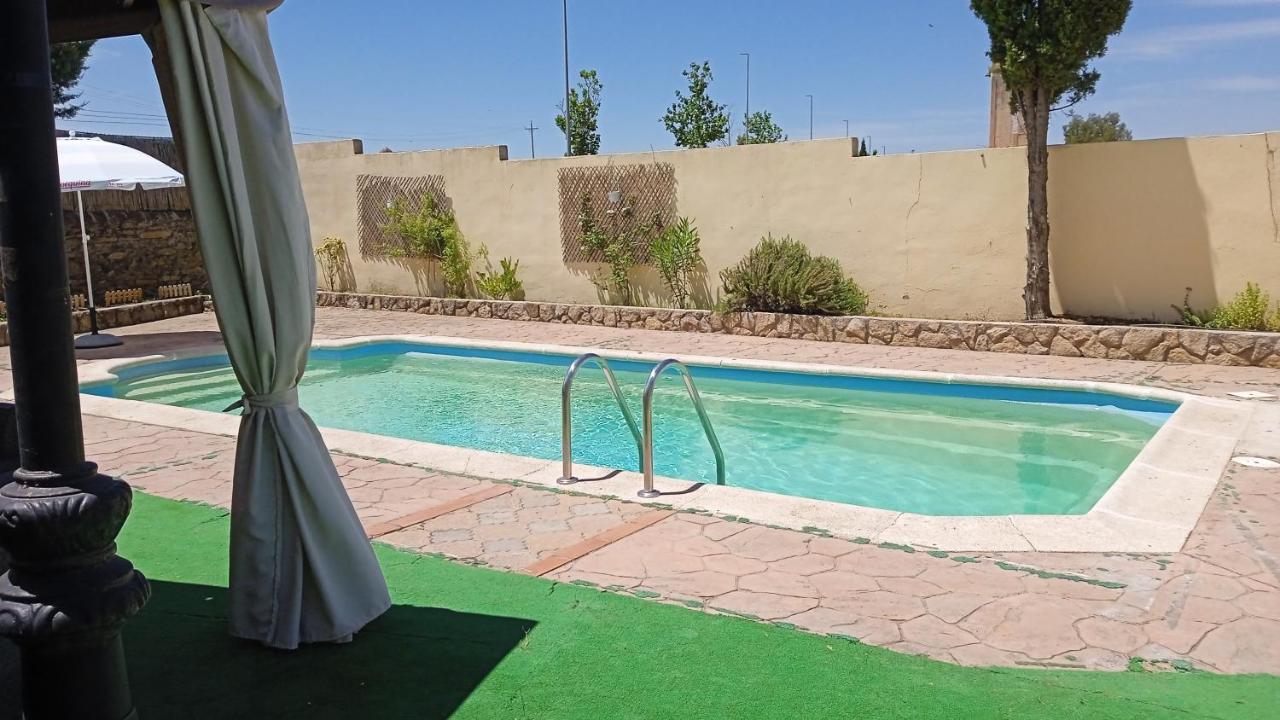 Orion Apartamento Torrejón el Rubio Exterior foto